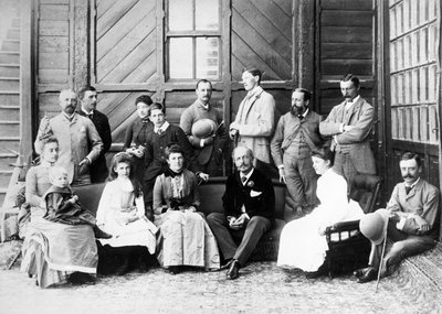 Lord et Lady Dufferin et groupe au pavillon du vice-roi, Shimla, vers 1884-88 - English Photographer